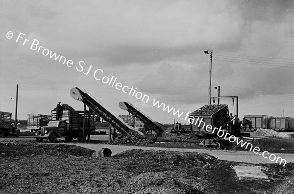 CLONSAST LOADING PEAT INTO LORRY